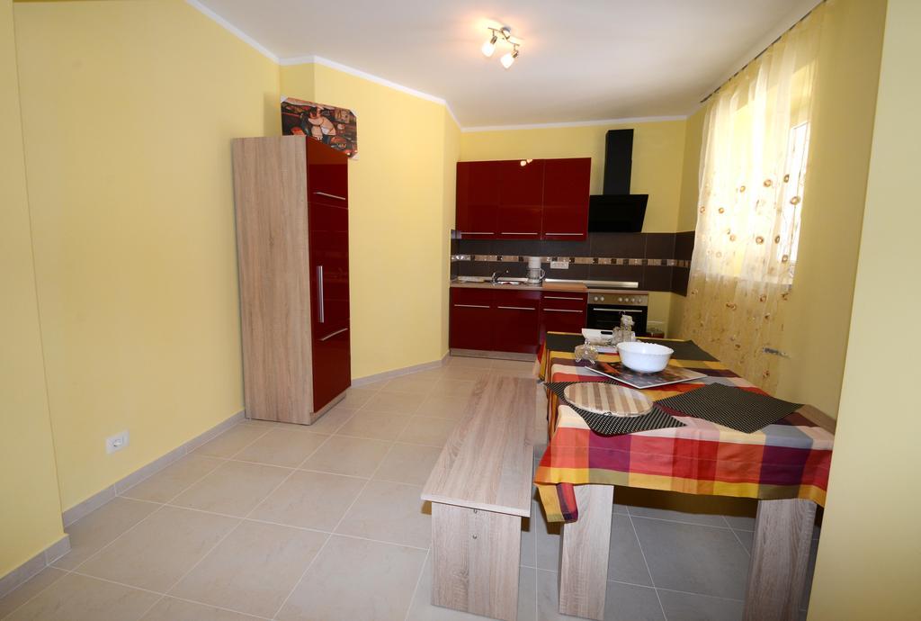 Apartments Villa Mimi Visnjan Room photo